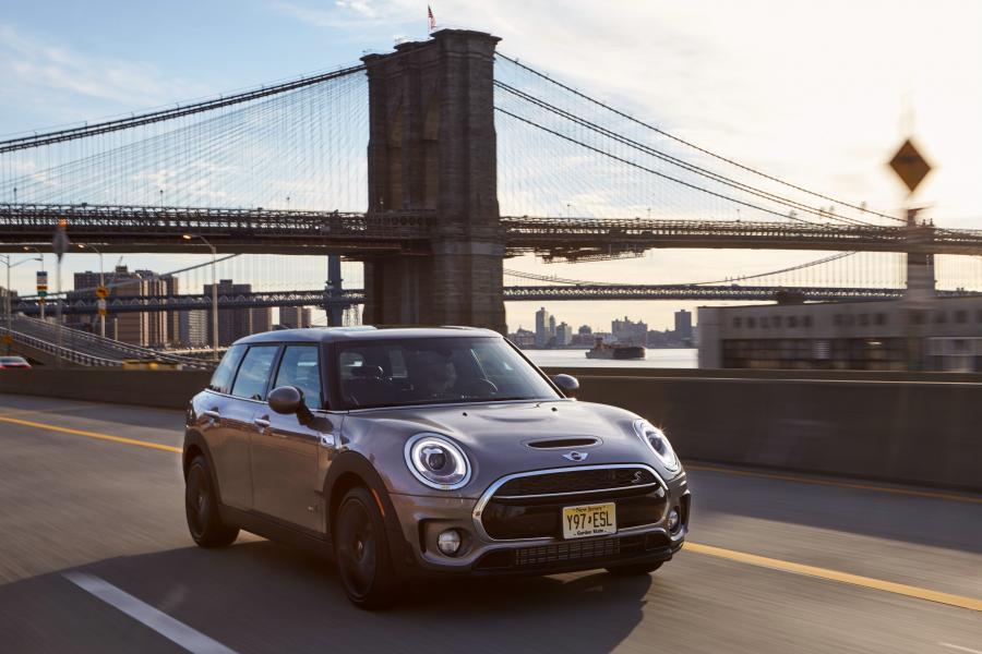  Mini Cooper S Clubman ALL4 2016 года  (US) (фото 4 из 20)
